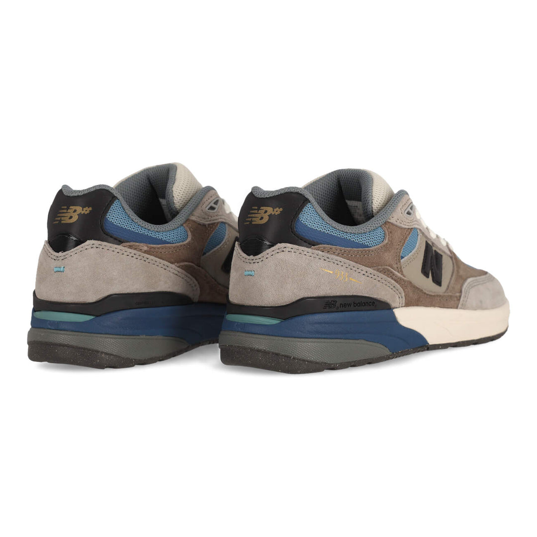 NB Andrew Reynolds 933