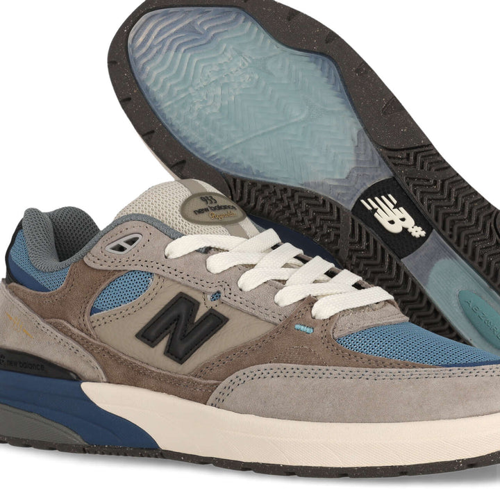 NB Andrew Reynolds 933