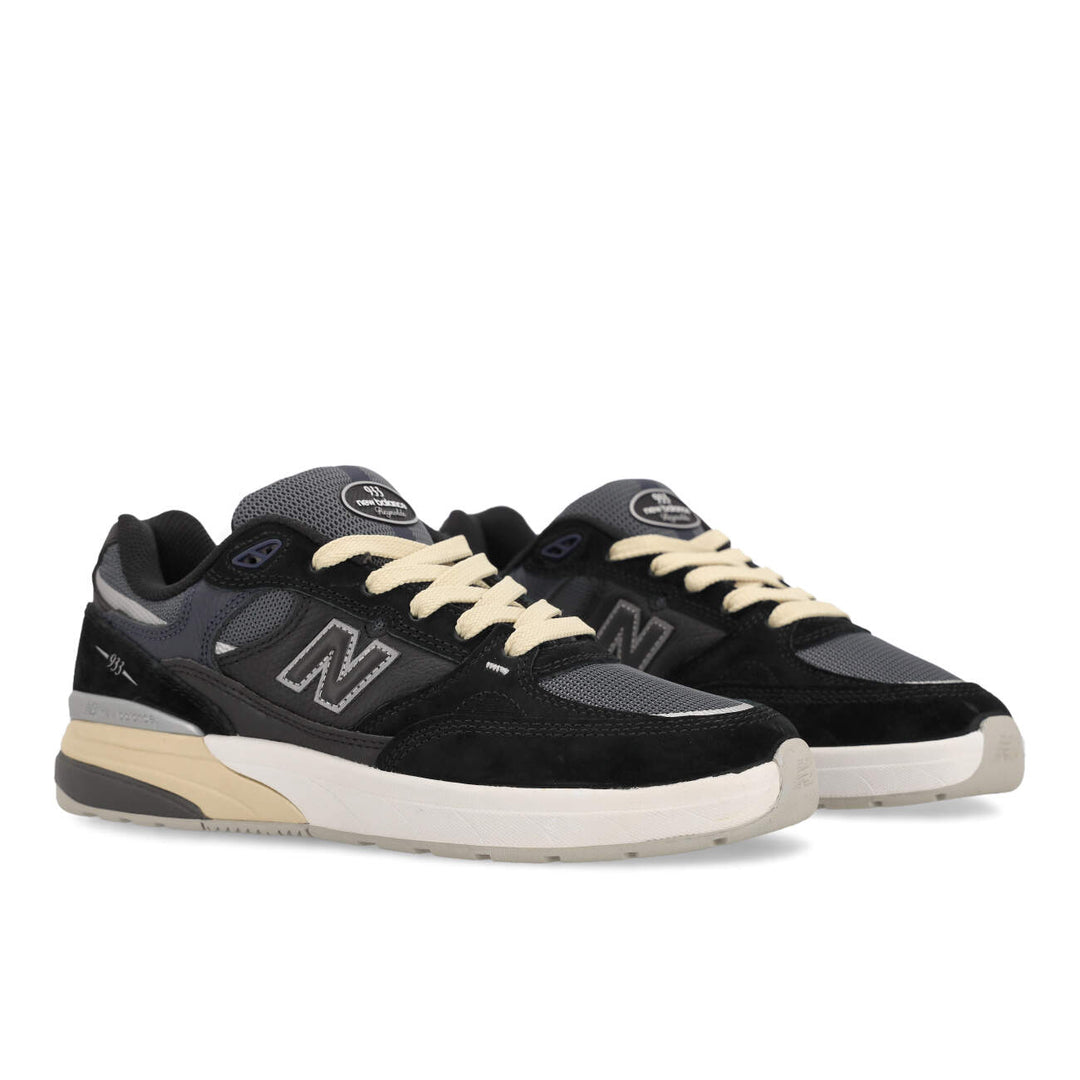 NB Andrew Reynolds 933 UN933BNT