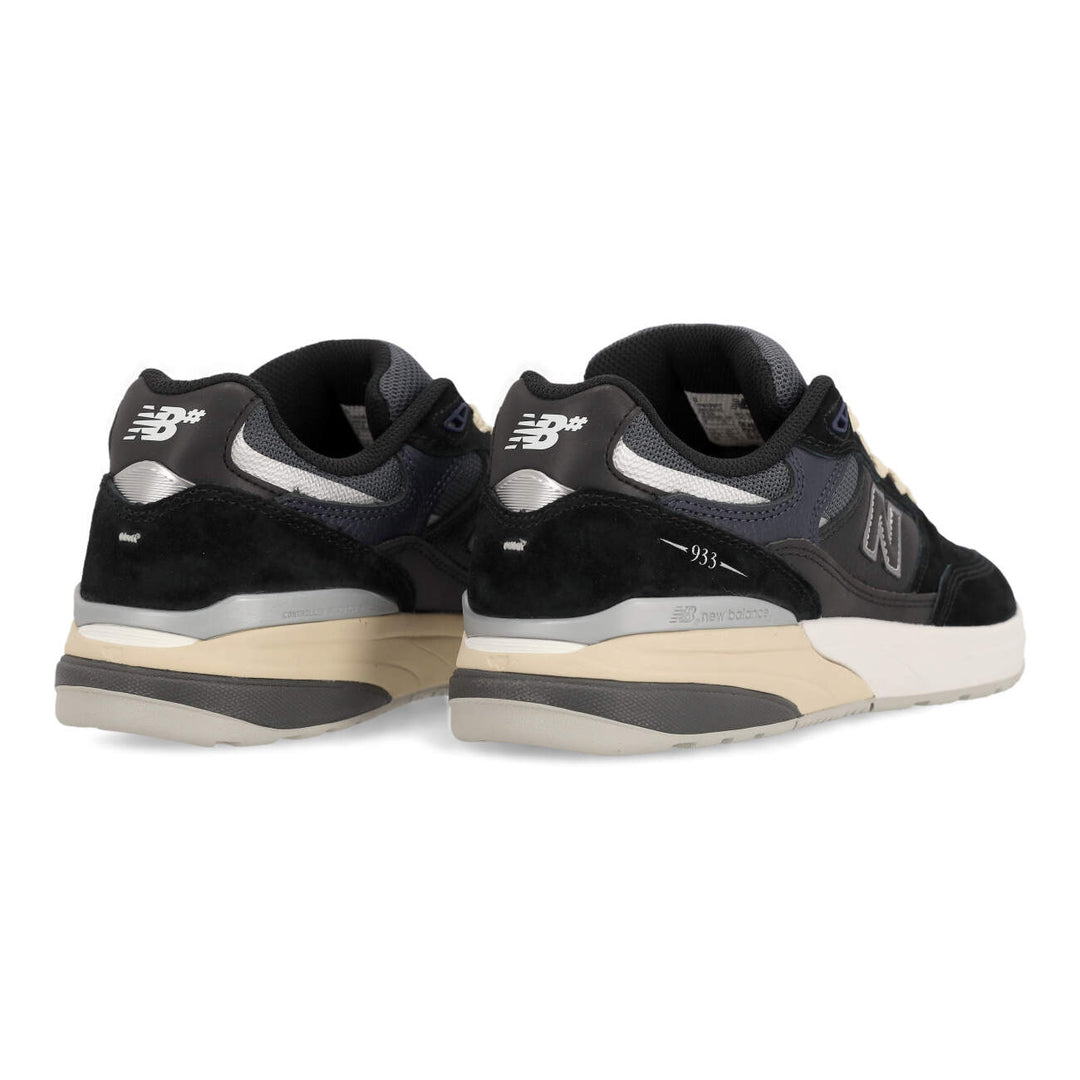NB Andrew Reynolds 933 UN933BNT
