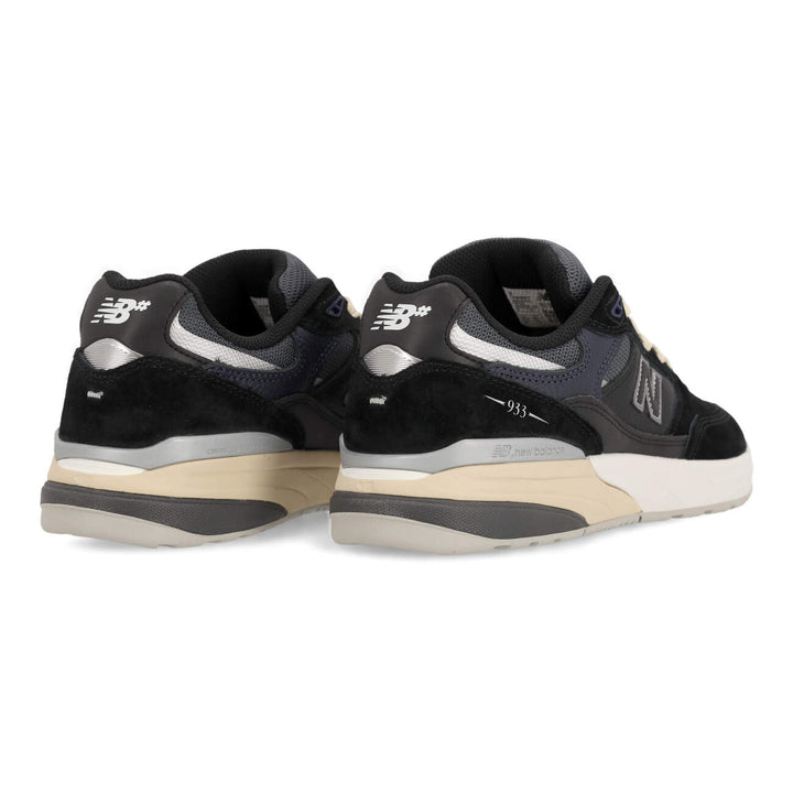 NB Andrew Reynolds 933 UN933BNT
