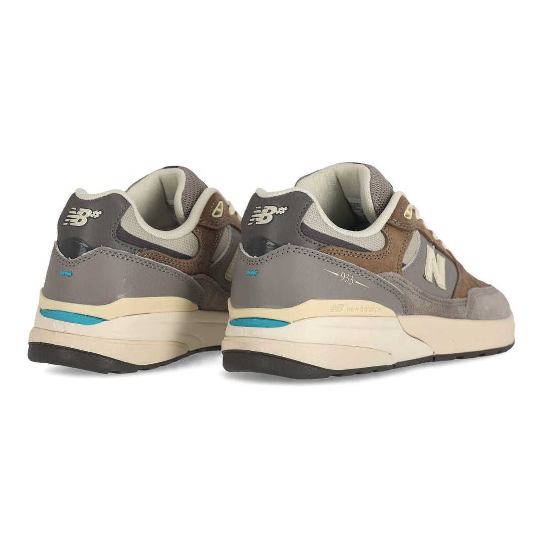 NB Andrew Reynolds 933 - Grey Days