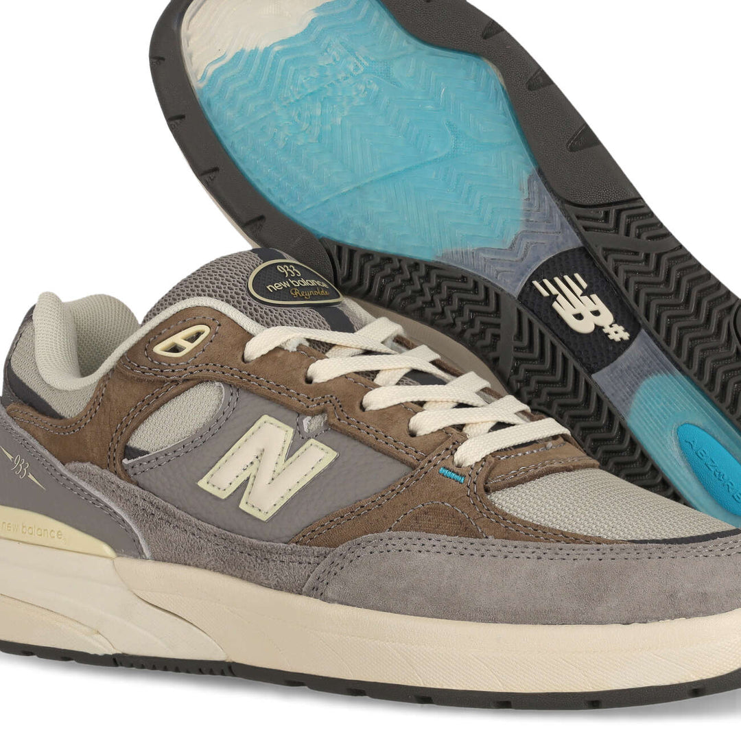 NB Andrew Reynolds 933 - Grey Days
