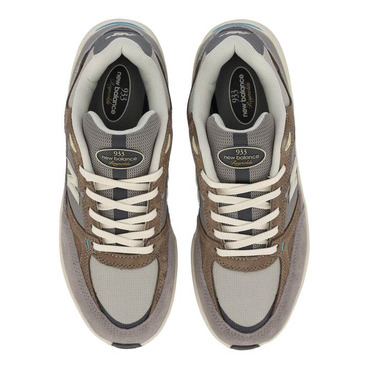 NB Andrew Reynolds 933 - Grey Days