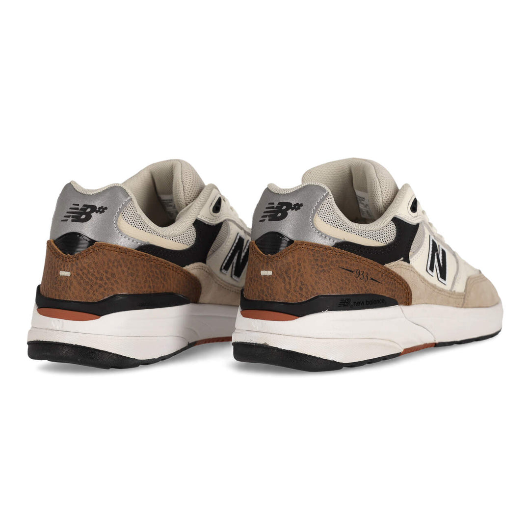 NB NUMERIC ANDREW REYNOLDS 933