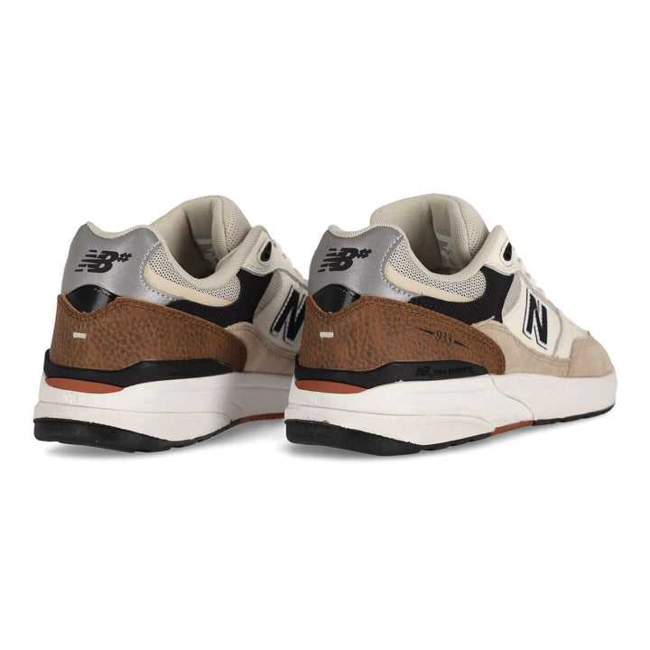 NB NUMERIC ANDREW REYNOLDS 933
